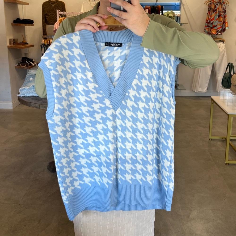 Patterned sweater vest